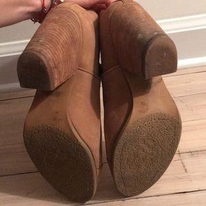 Vince Camuto Shoes - Vince Camuto Booties Vince Camuto Shoes - Vince Camuto Booties